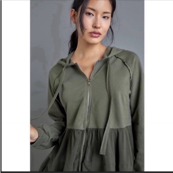 ANTHROPOLOGIE Tiered Hoodie Sweatshirt Long Sleeve Sweater Tops Moss S NWT - Picture 2 of 6